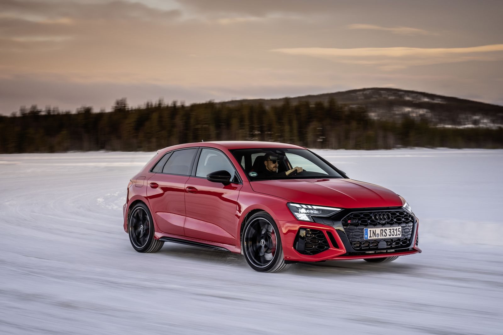 AUDI RS 3: DANÇANDO SOBRE A NEVE, foto 10