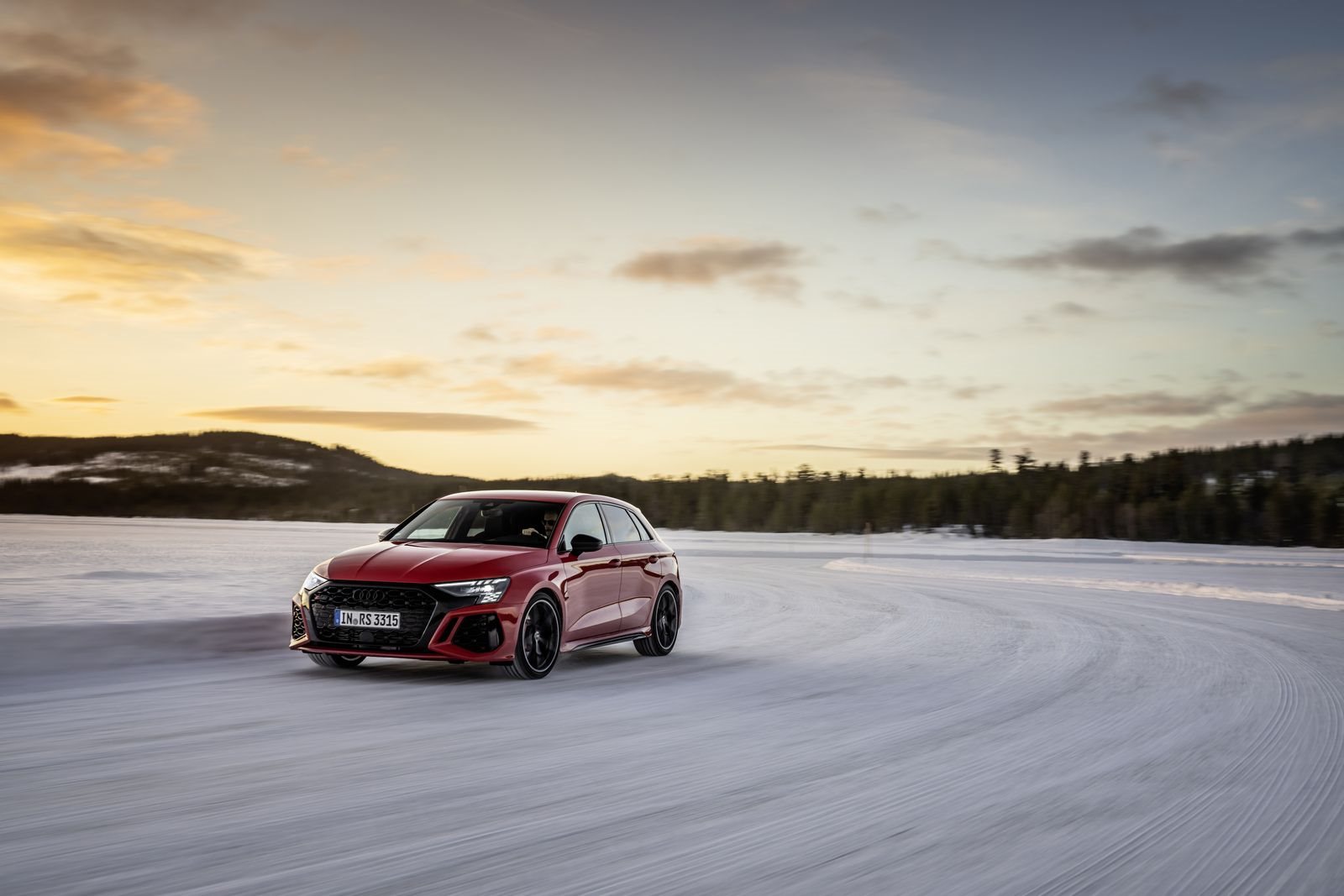 AUDI RS 3: DANÇANDO SOBRE A NEVE, foto 11