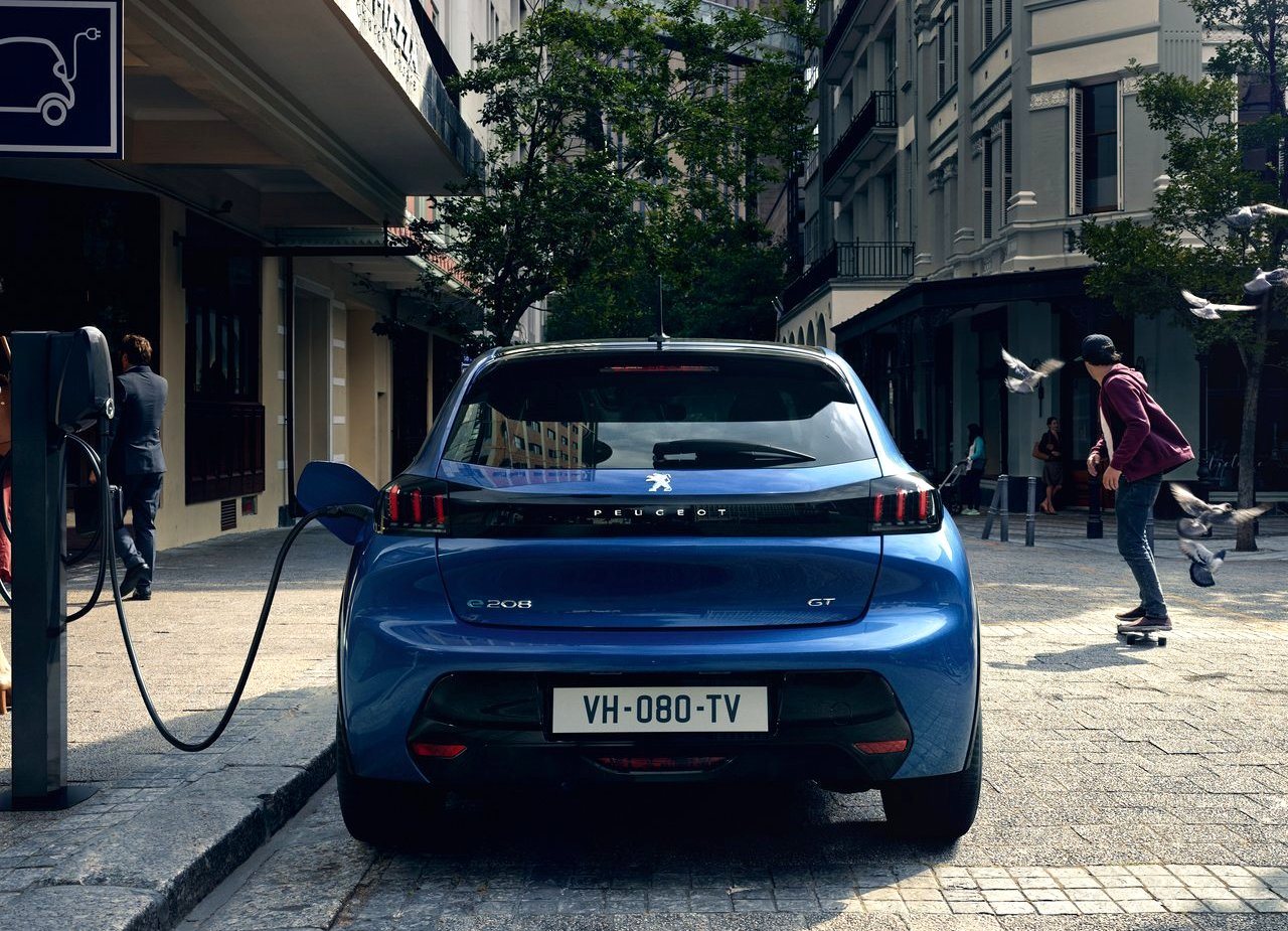 PEUGEOT LANÇARÁ APENAS CARROS ELETRIFICADOS A PARTIR DE 2026, foto 1