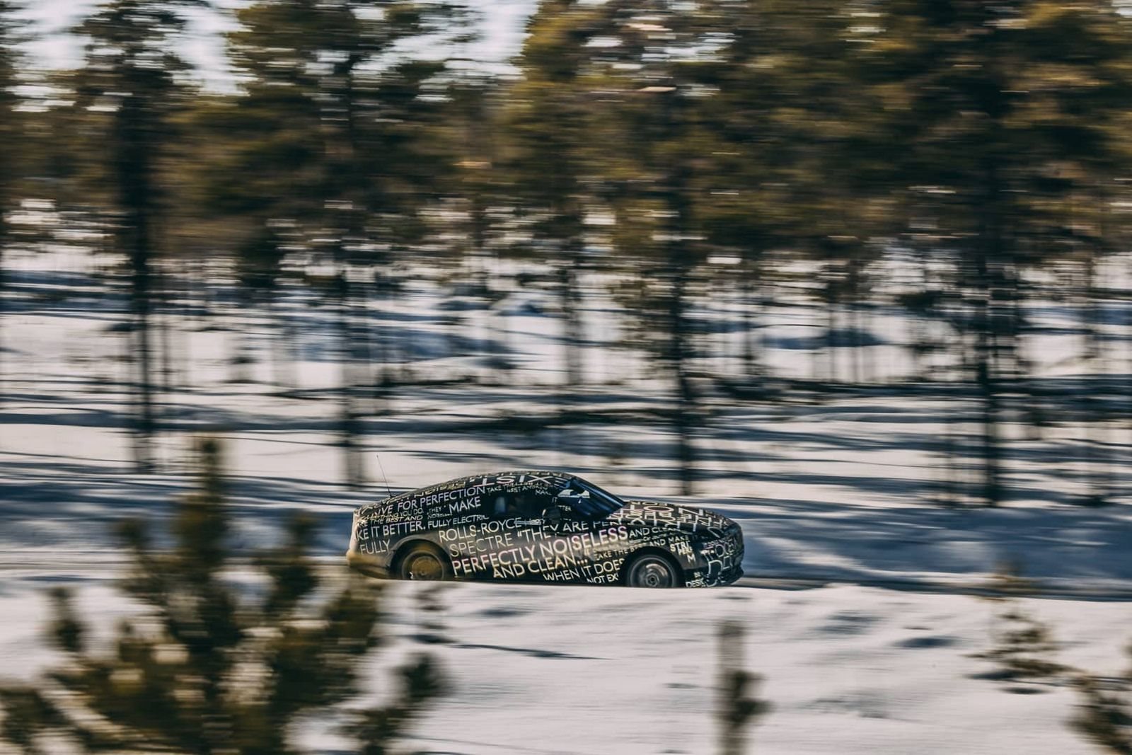 ROLLS-ROYCE SPECTRE: O LUXUOSO ELÉTRICO SE ATREVE NO GELO E NA NEVE, foto 6