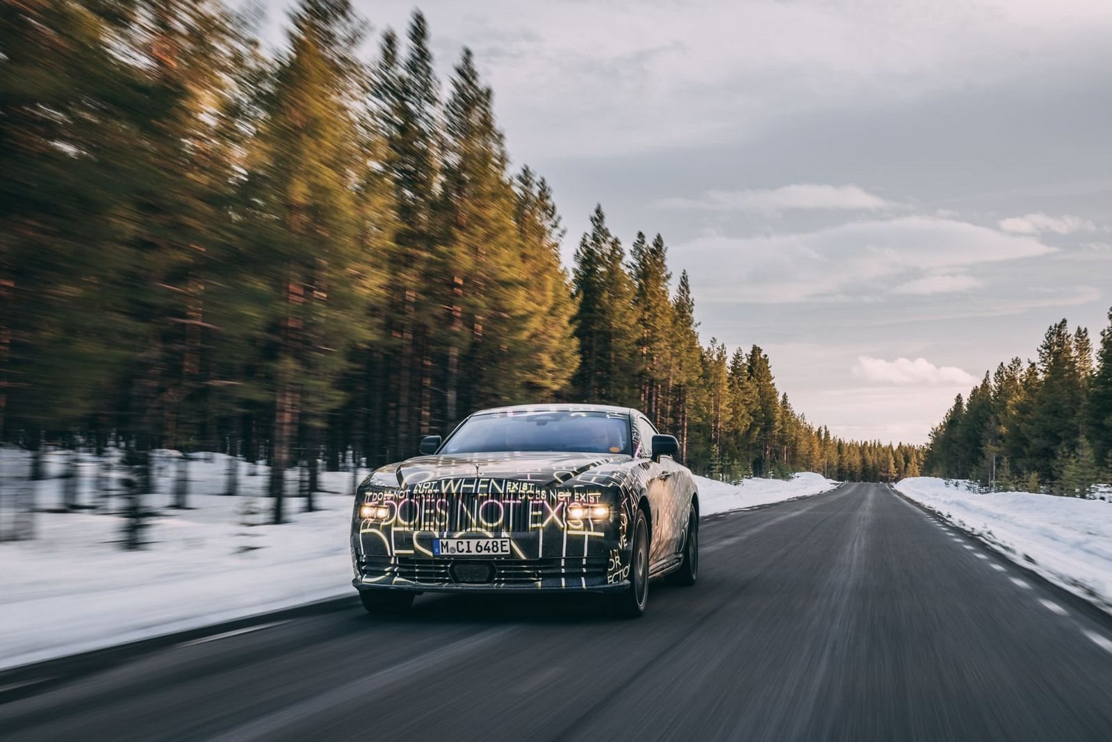 ROLLS-ROYCE SPECTRE: O LUXUOSO ELÉTRICO SE ATREVE NO GELO E NA NEVE, foto 9