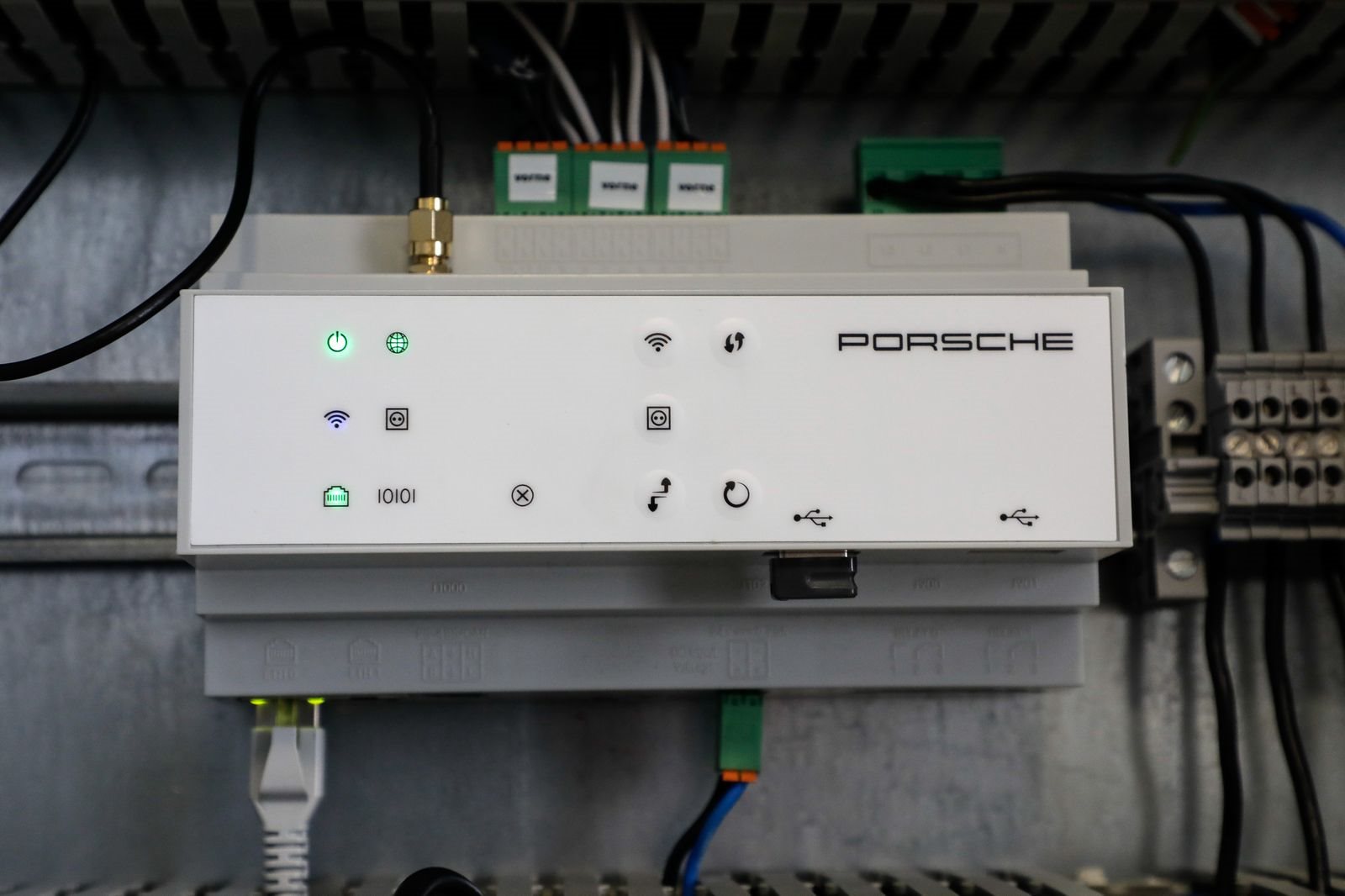 UMA VIA DE MÃO DUPLA: O PORSCHE TAYCAN COMO UMA RESERVA DA REDE ELÉTRICA, foto 4