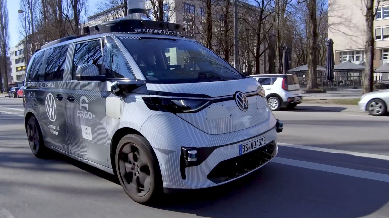 KOMBI ELÉTRICA AUTÔNOMA É TESTADA NAS RUAS PELA PRIMEIRA VEZ, foto 1