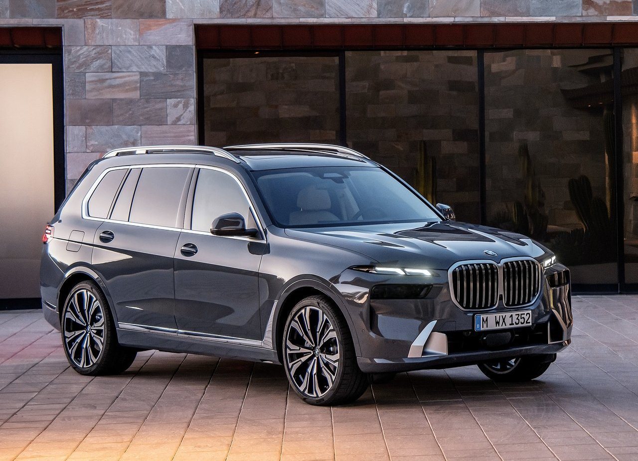 NOVO BMW X7 GANHA VISUAL ATUALIZADO, MOTOR COM SISTEMA MILD HYBRID E INTERIOR DO iX, foto 3