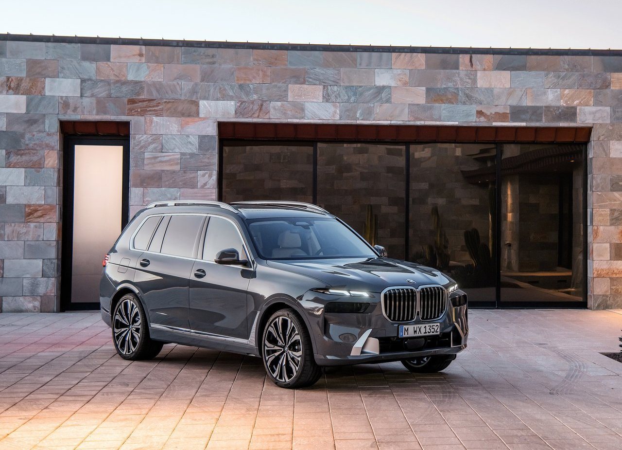 NOVO BMW X7 GANHA VISUAL ATUALIZADO, MOTOR COM SISTEMA MILD HYBRID E INTERIOR DO iX, foto 6