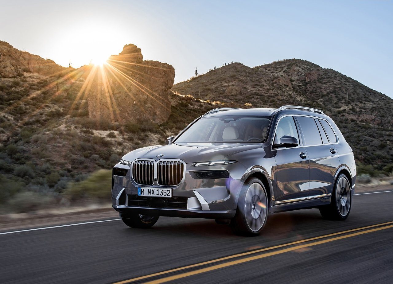 NOVO BMW X7 GANHA VISUAL ATUALIZADO, MOTOR COM SISTEMA MILD HYBRID E INTERIOR DO iX, foto 13