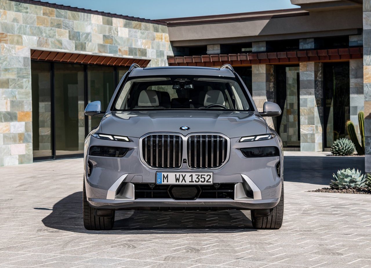NOVO BMW X7 GANHA VISUAL ATUALIZADO, MOTOR COM SISTEMA MILD HYBRID E INTERIOR DO iX, foto 39