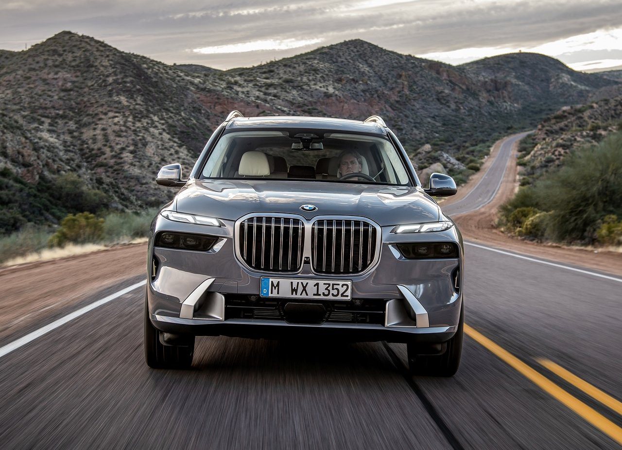 NOVO BMW X7 GANHA VISUAL ATUALIZADO, MOTOR COM SISTEMA MILD HYBRID E INTERIOR DO iX, foto 42