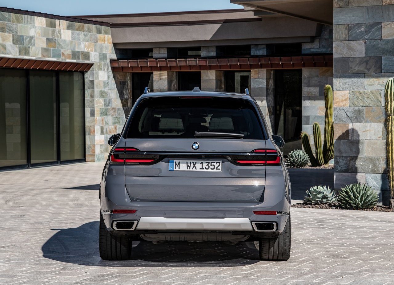 NOVO BMW X7 GANHA VISUAL ATUALIZADO, MOTOR COM SISTEMA MILD HYBRID E INTERIOR DO iX, foto 44
