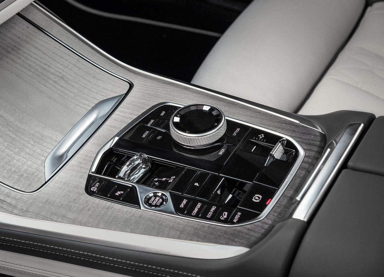 NOVO BMW X7 GANHA VISUAL ATUALIZADO, MOTOR COM SISTEMA MILD HYBRID E INTERIOR DO iX, foto 62