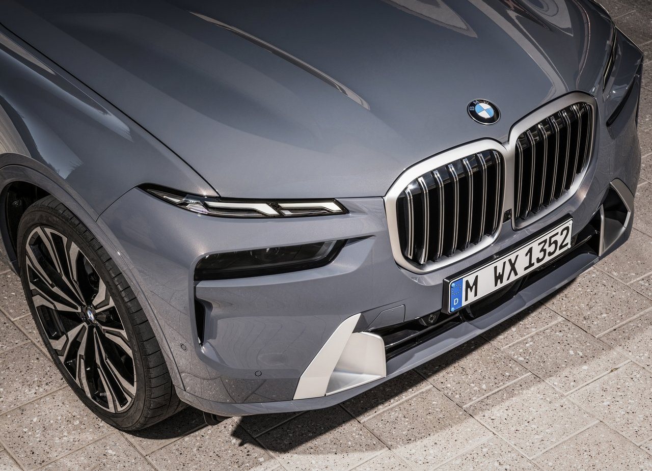 NOVO BMW X7 GANHA VISUAL ATUALIZADO, MOTOR COM SISTEMA MILD HYBRID E INTERIOR DO iX, foto 74