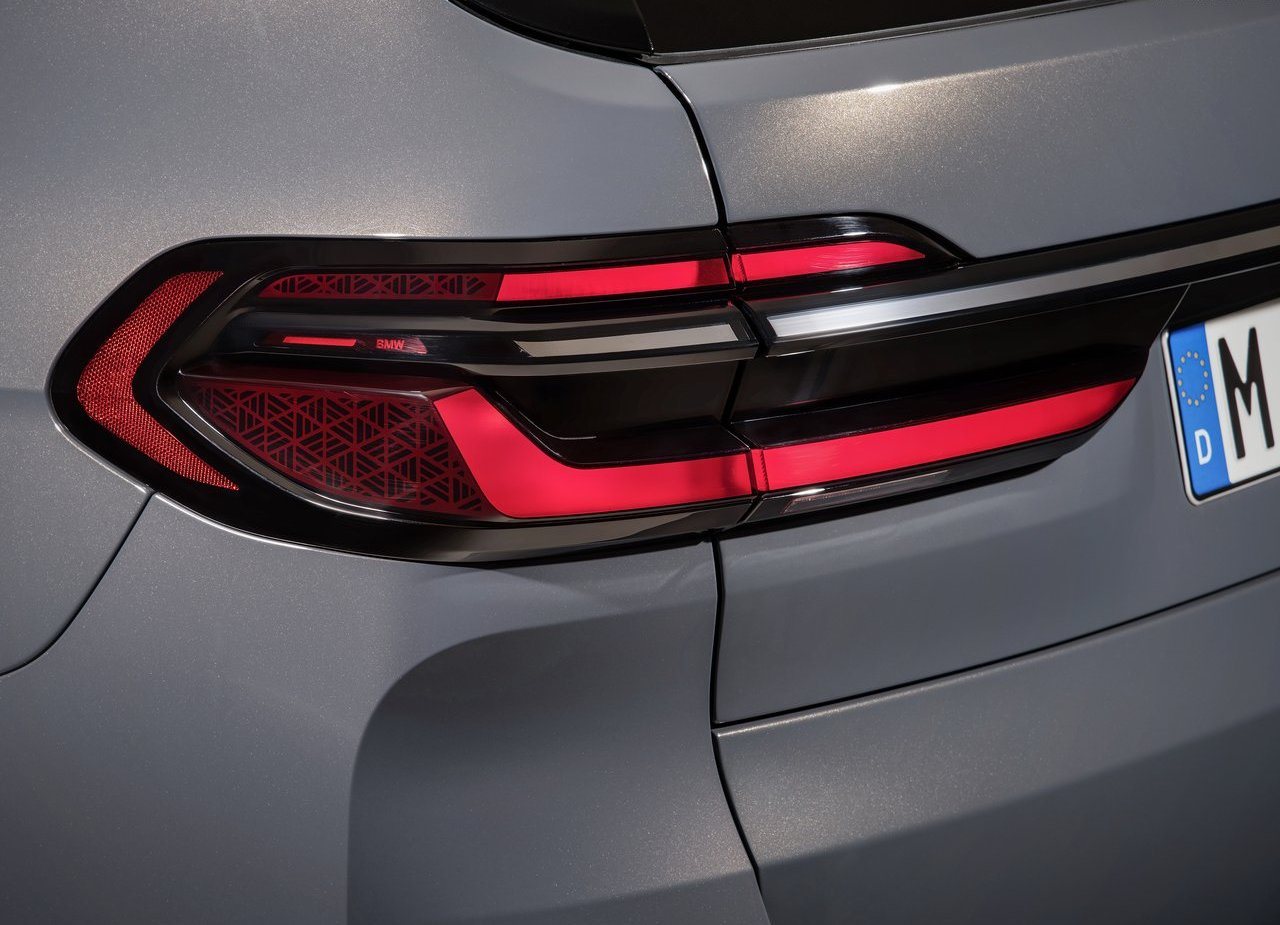NOVO BMW X7 GANHA VISUAL ATUALIZADO, MOTOR COM SISTEMA MILD HYBRID E INTERIOR DO iX, foto 79