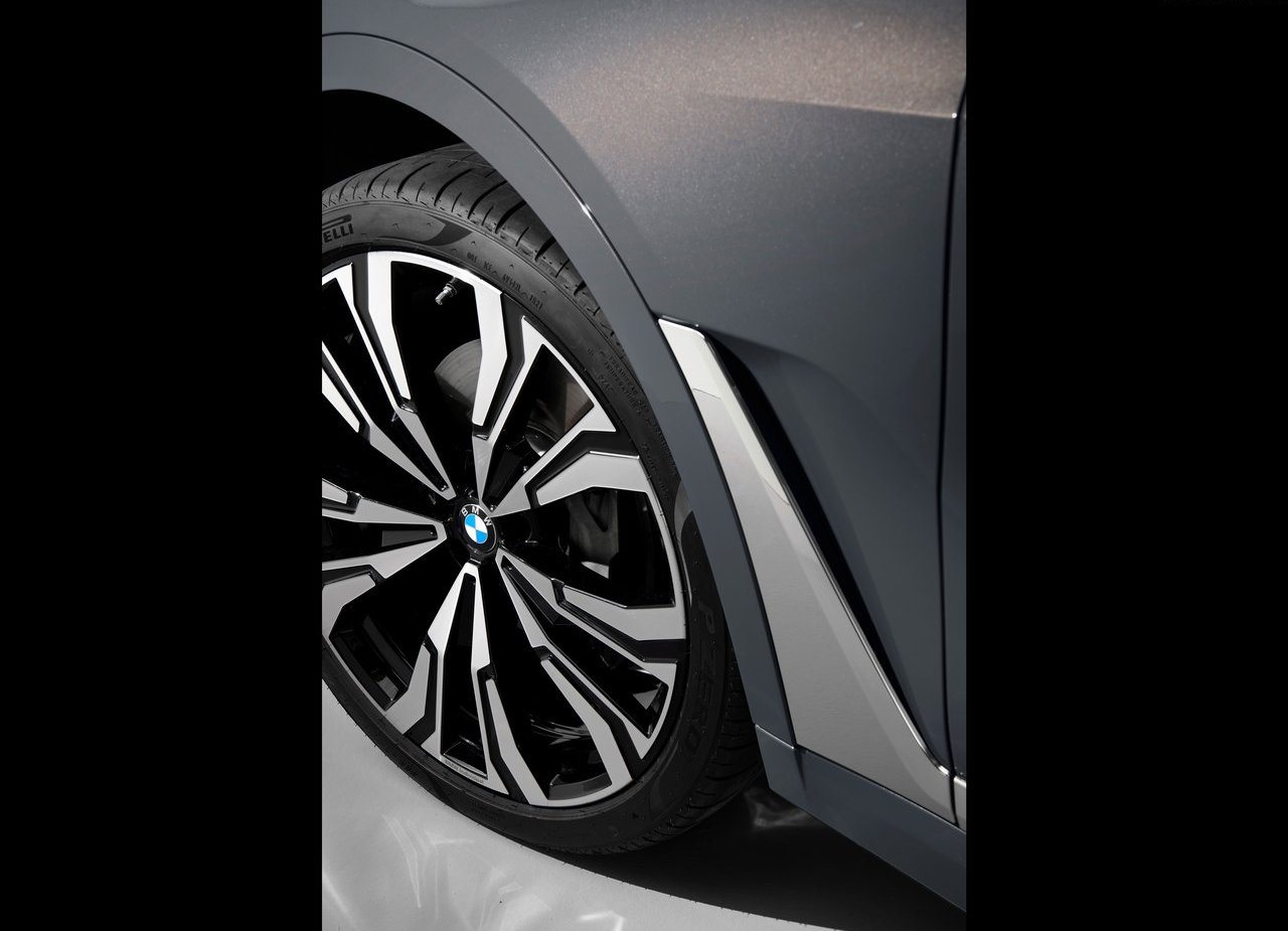 NOVO BMW X7 GANHA VISUAL ATUALIZADO, MOTOR COM SISTEMA MILD HYBRID E INTERIOR DO iX, foto 95