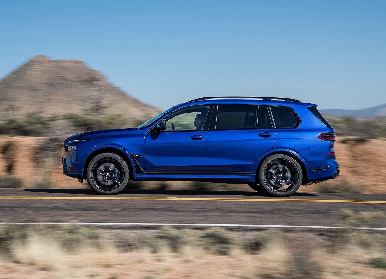 NOVO BMW X7 GANHA VISUAL ATUALIZADO, MOTOR COM SISTEMA MILD HYBRID E INTERIOR DO iX, foto 136
