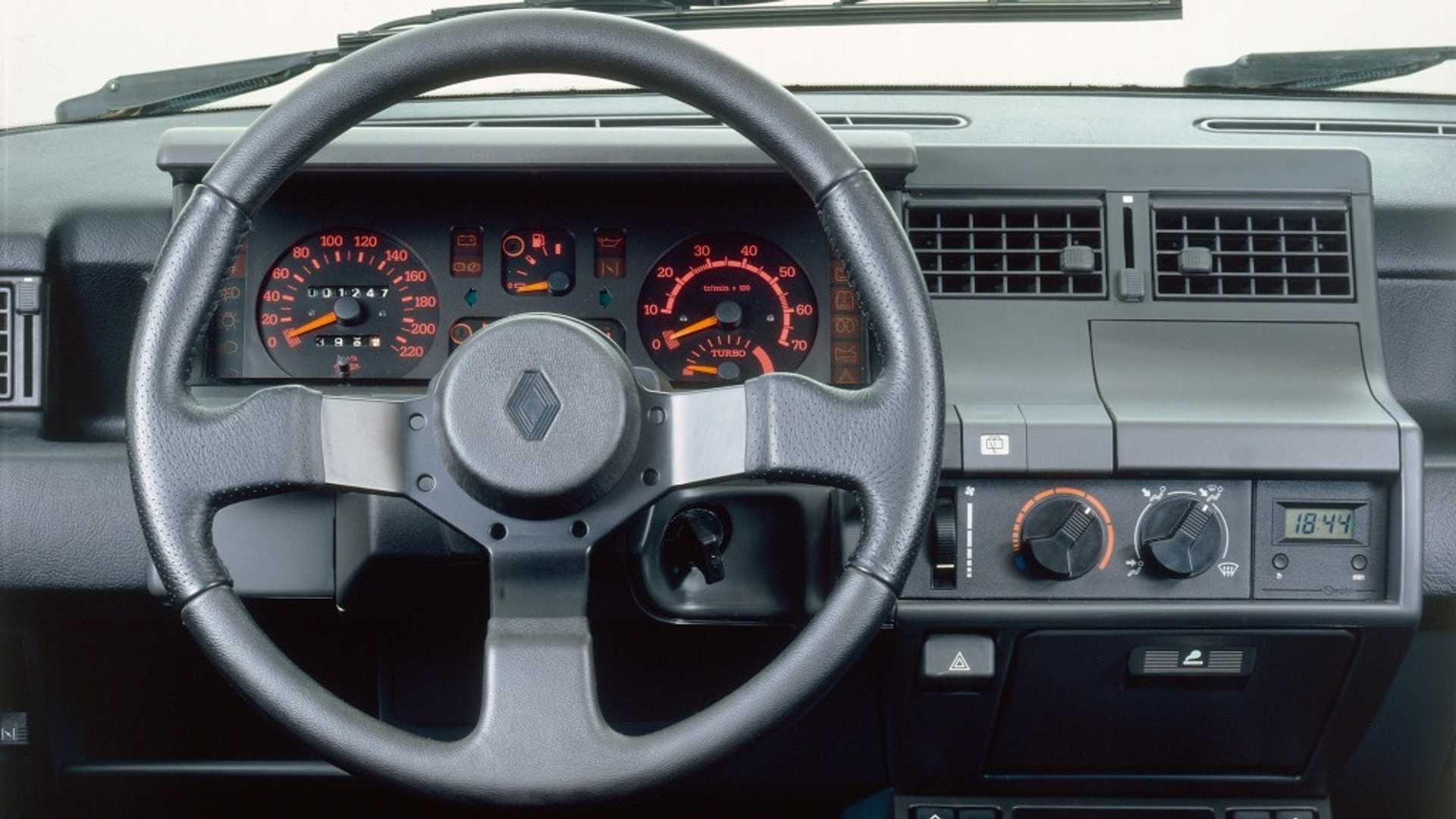 RENAULT 11 TURBO: À SOMBRA DO SUPERCINCO GT TURBO, foto 9