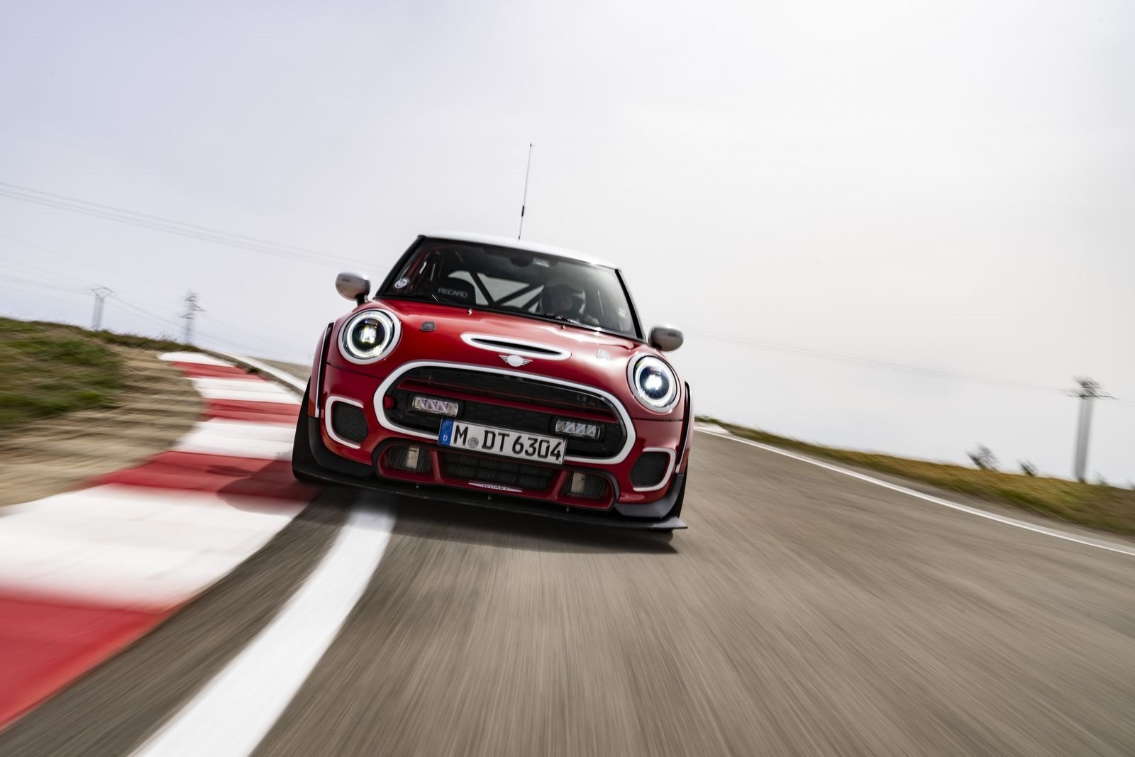 MINI JOHN COOPER WORKS COMPLETA OUTRO MARCO EM SEU CAMINHO PARA AS 24 HORAS DE NÜRBURGRING, foto 5