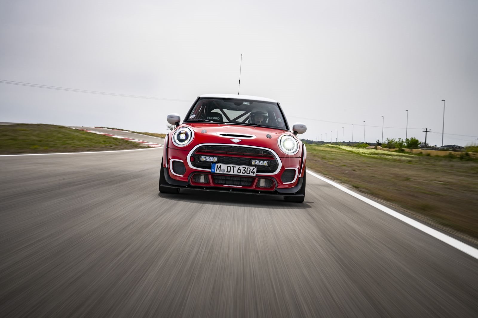 MINI JOHN COOPER WORKS COMPLETA OUTRO MARCO EM SEU CAMINHO PARA AS 24 HORAS DE NÜRBURGRING, foto 7