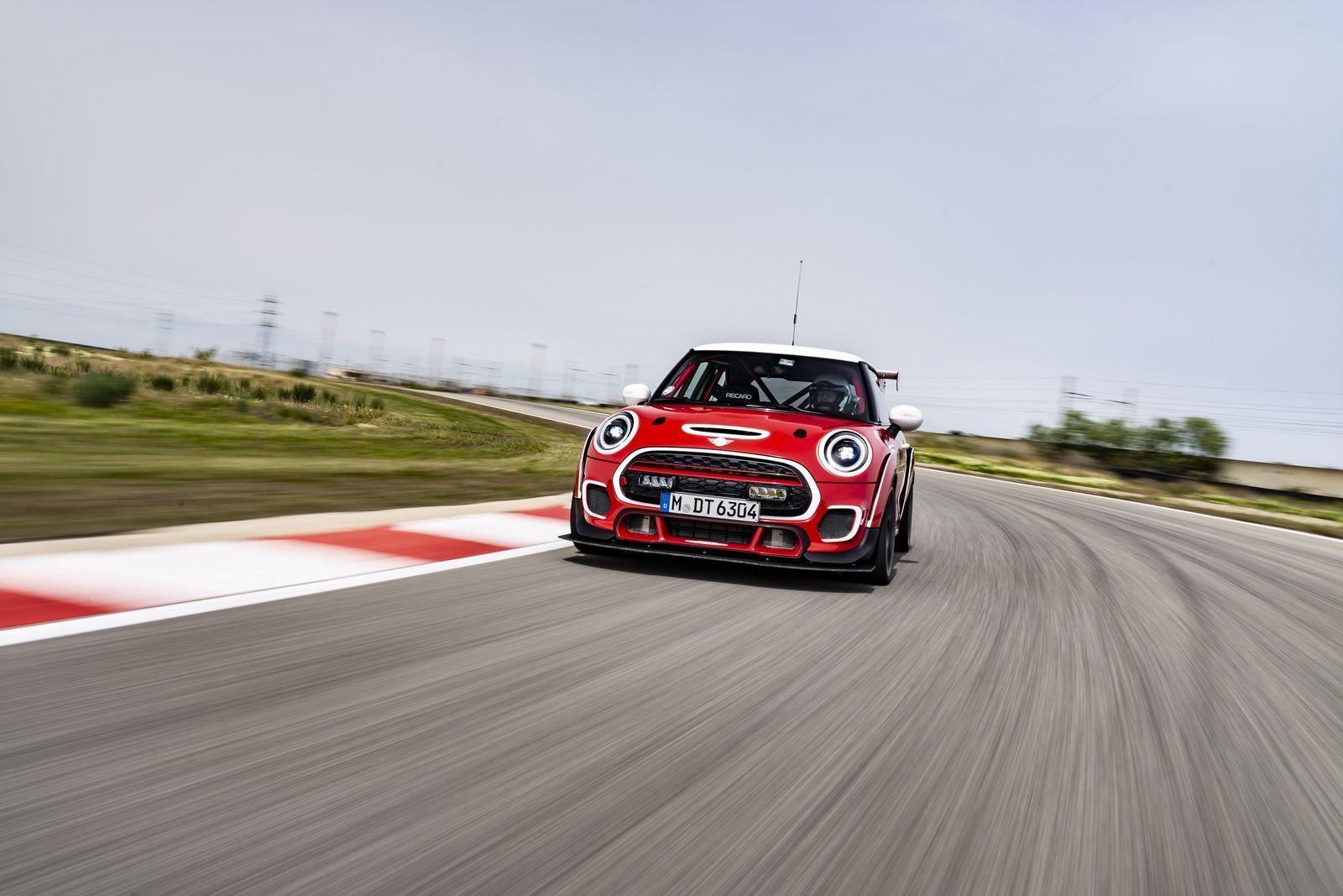 MINI JOHN COOPER WORKS COMPLETA OUTRO MARCO EM SEU CAMINHO PARA AS 24 HORAS DE NÜRBURGRING, foto 8