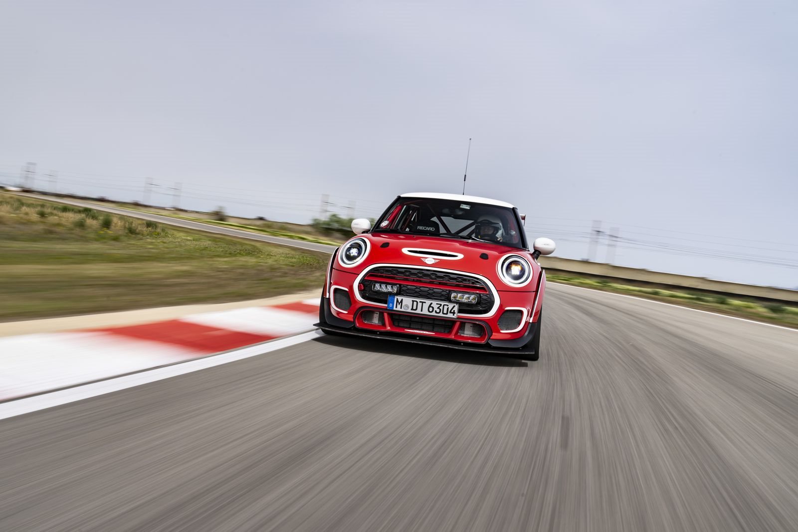MINI JOHN COOPER WORKS COMPLETA OUTRO MARCO EM SEU CAMINHO PARA AS 24 HORAS DE NÜRBURGRING, foto 9