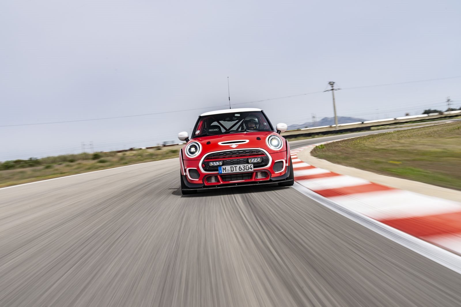 MINI JOHN COOPER WORKS COMPLETA OUTRO MARCO EM SEU CAMINHO PARA AS 24 HORAS DE NÜRBURGRING, foto 10