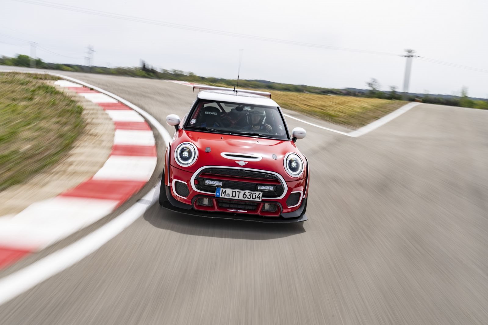 MINI JOHN COOPER WORKS COMPLETA OUTRO MARCO EM SEU CAMINHO PARA AS 24 HORAS DE NÜRBURGRING, foto 11