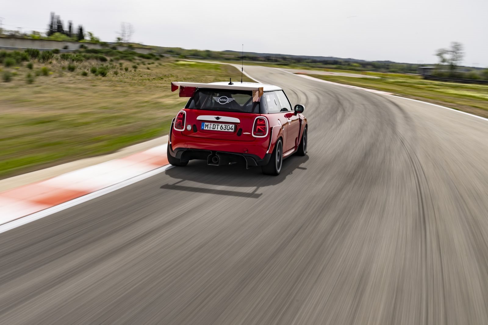 MINI JOHN COOPER WORKS COMPLETA OUTRO MARCO EM SEU CAMINHO PARA AS 24 HORAS DE NÜRBURGRING, foto 20