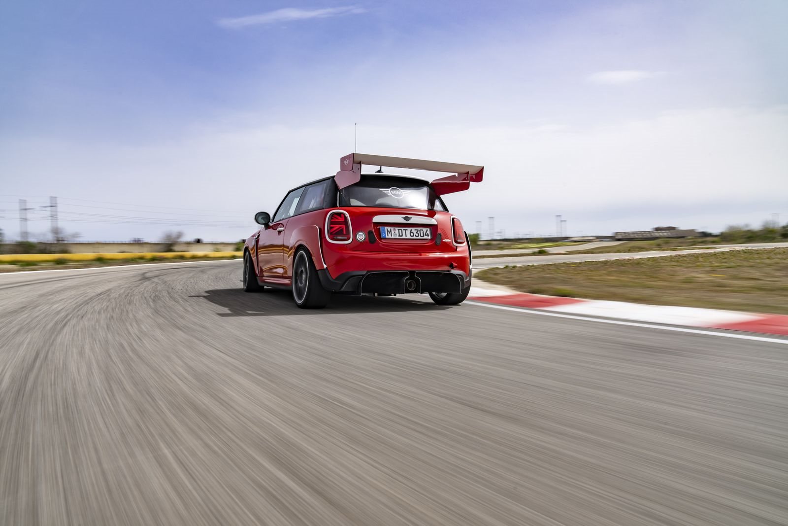 MINI JOHN COOPER WORKS COMPLETA OUTRO MARCO EM SEU CAMINHO PARA AS 24 HORAS DE NÜRBURGRING, foto 21