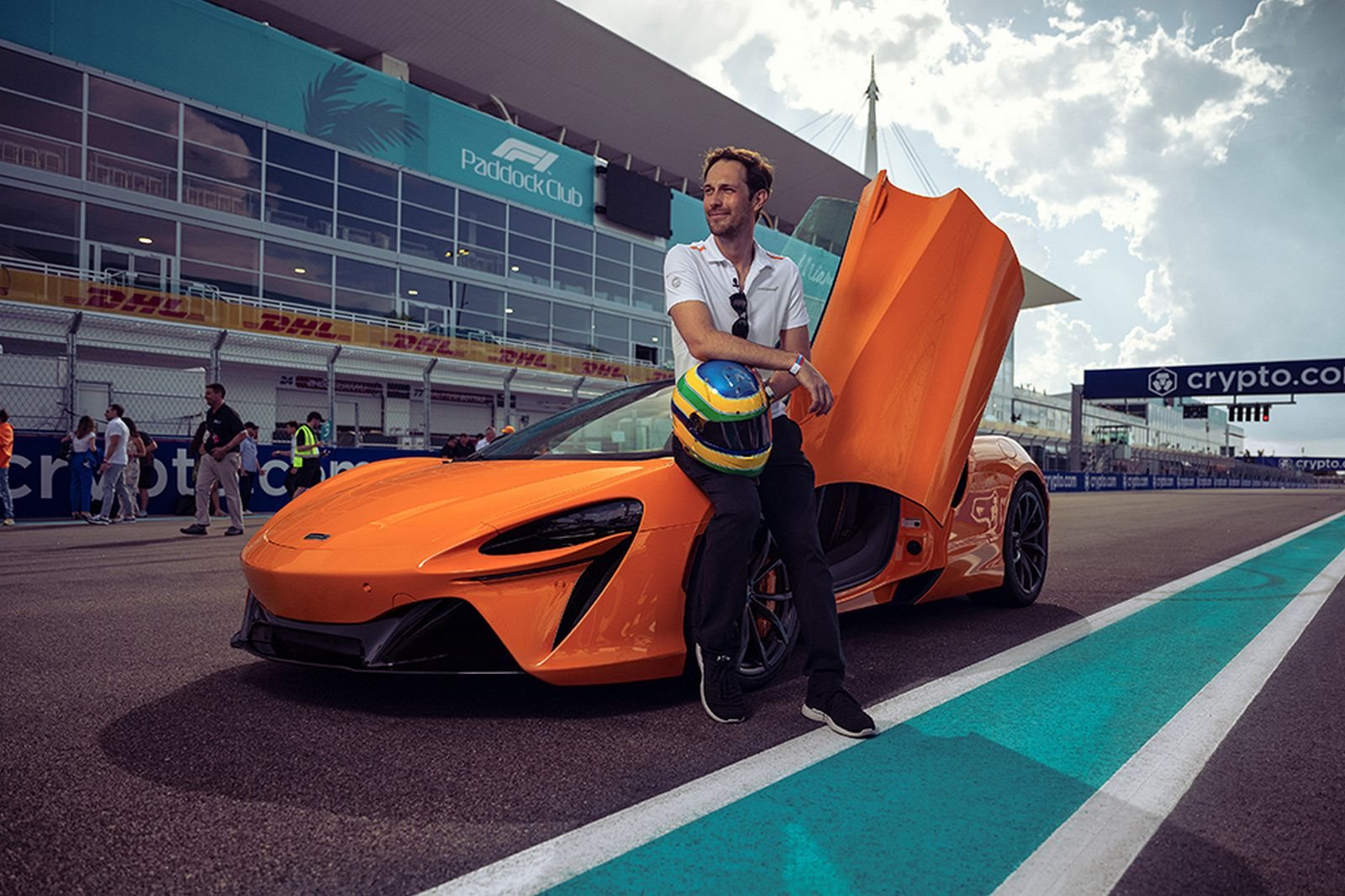 BRUNO SENNA PILOTA O NOVO McLAREN ARTURA NO CIRCUITO DE MIAMI, foto 1