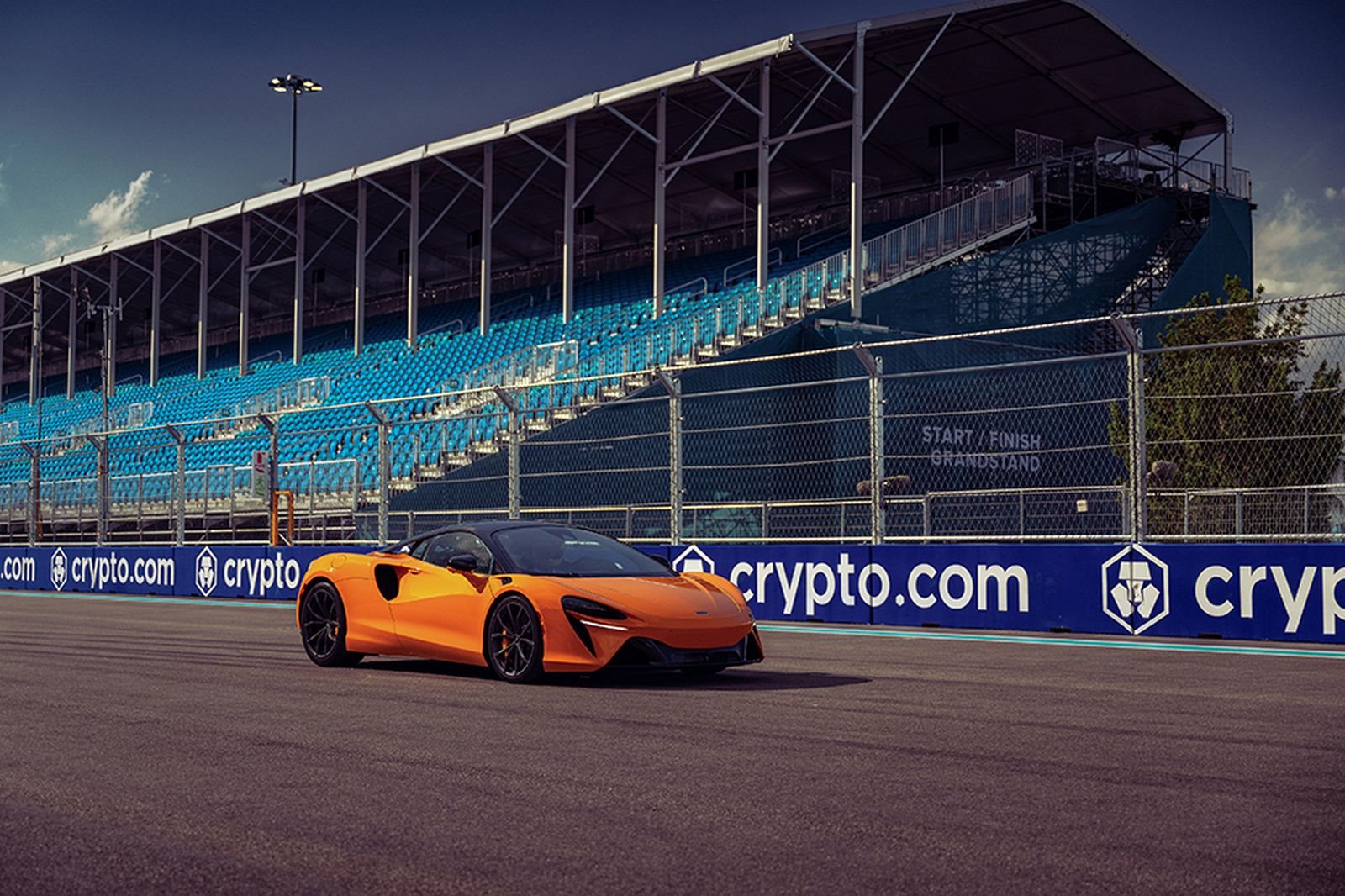 BRUNO SENNA PILOTA O NOVO McLAREN ARTURA NO CIRCUITO DE MIAMI, foto 3