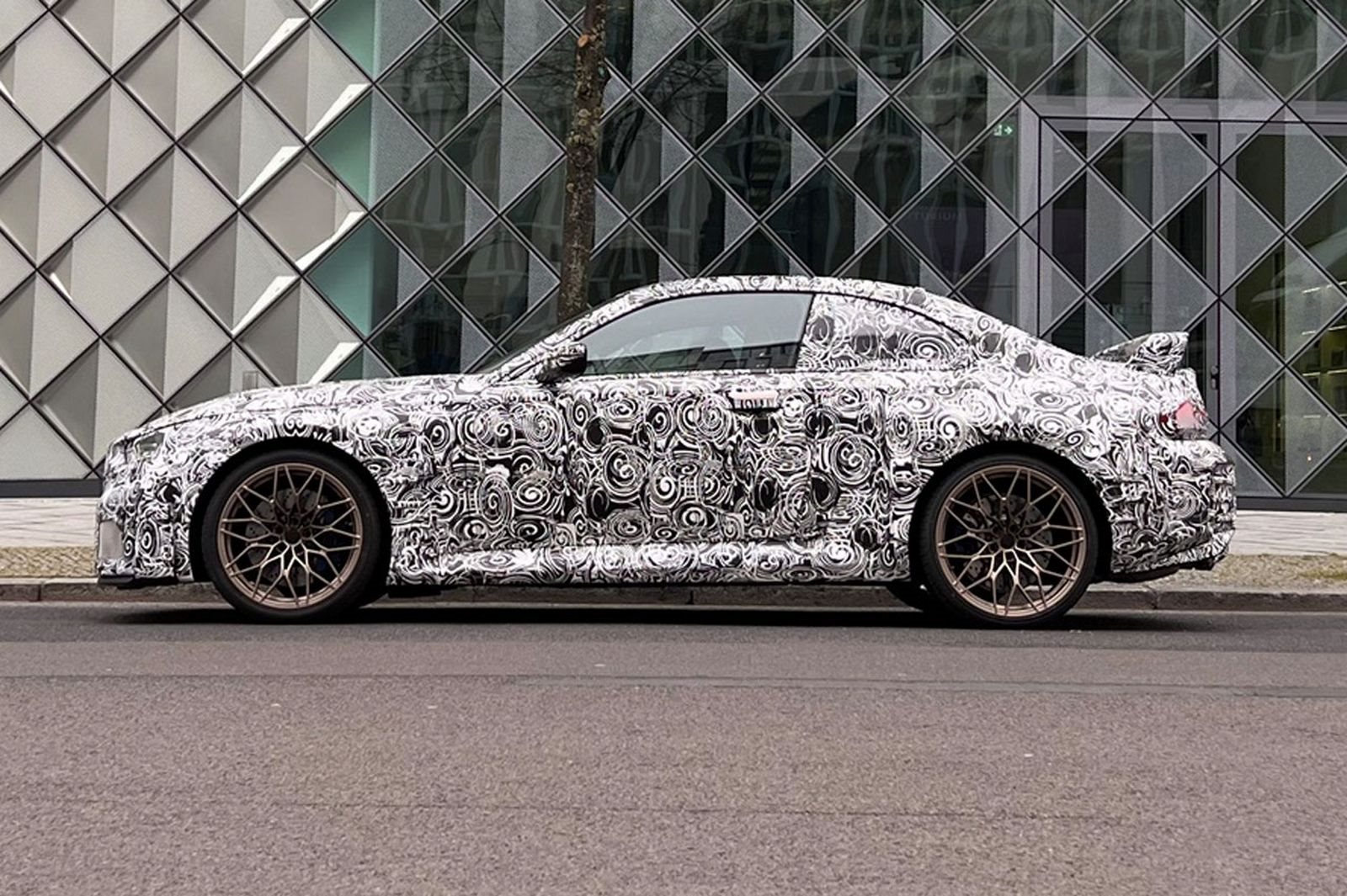 BMW M2 2023: SURGEM AS PRIMEIRAS IMAGENS OFICIAIS, foto 1