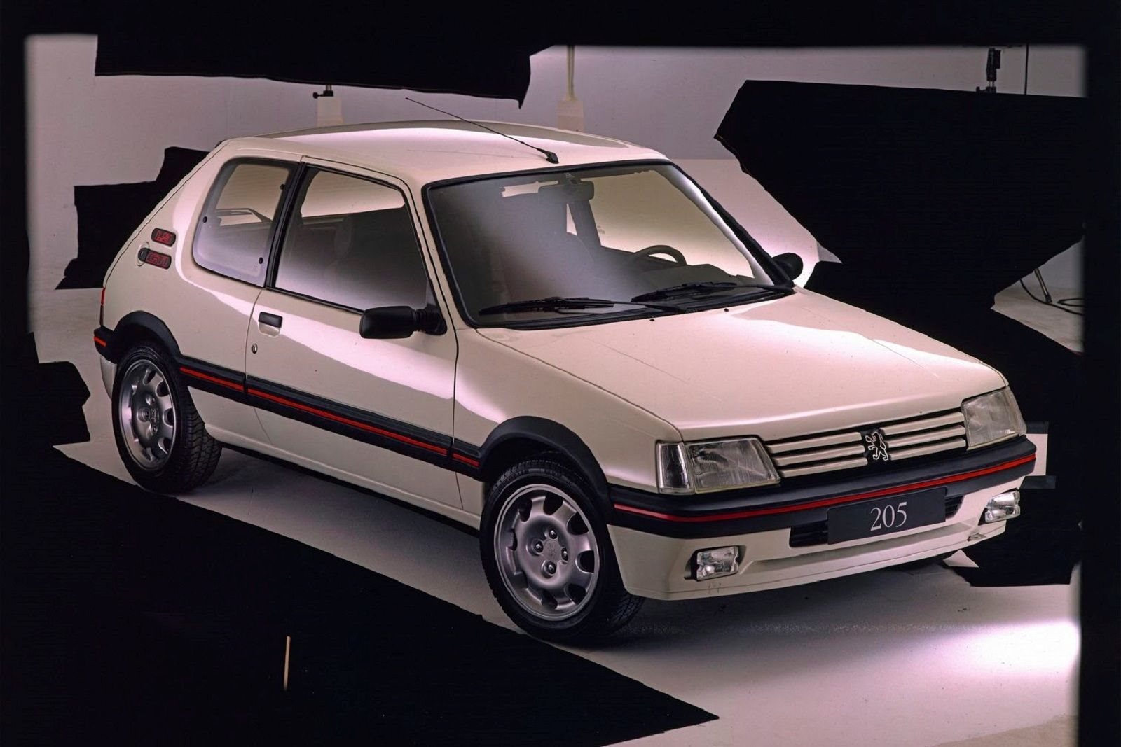 GÉRARD WELTER: O PAI DO PEUGEOT 205 DEFINIU O ESTILO DA MARCA FRANCESA DURANTE MEIO SÉCULO, foto 1