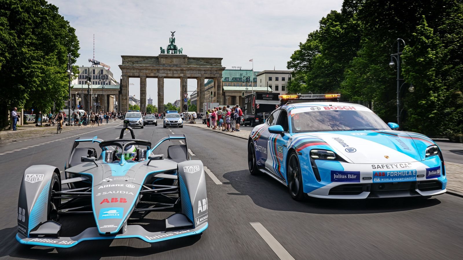 PORSCHE TAYCAN: SAFETY CAR DA FÓRMULA E RODA PELAS RUAS DE BERLIN, foto 1