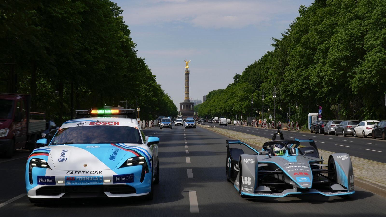 PORSCHE TAYCAN: SAFETY CAR DA FÓRMULA E RODA PELAS RUAS DE BERLIN, foto 2
