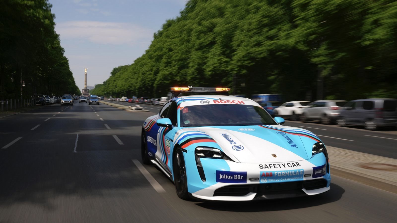 PORSCHE TAYCAN: SAFETY CAR DA FÓRMULA E RODA PELAS RUAS DE BERLIN, foto 3