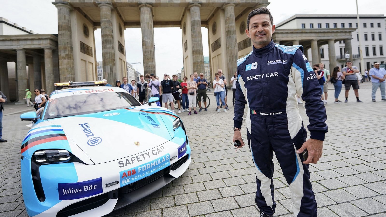 PORSCHE TAYCAN: SAFETY CAR DA FÓRMULA E RODA PELAS RUAS DE BERLIN, foto 5