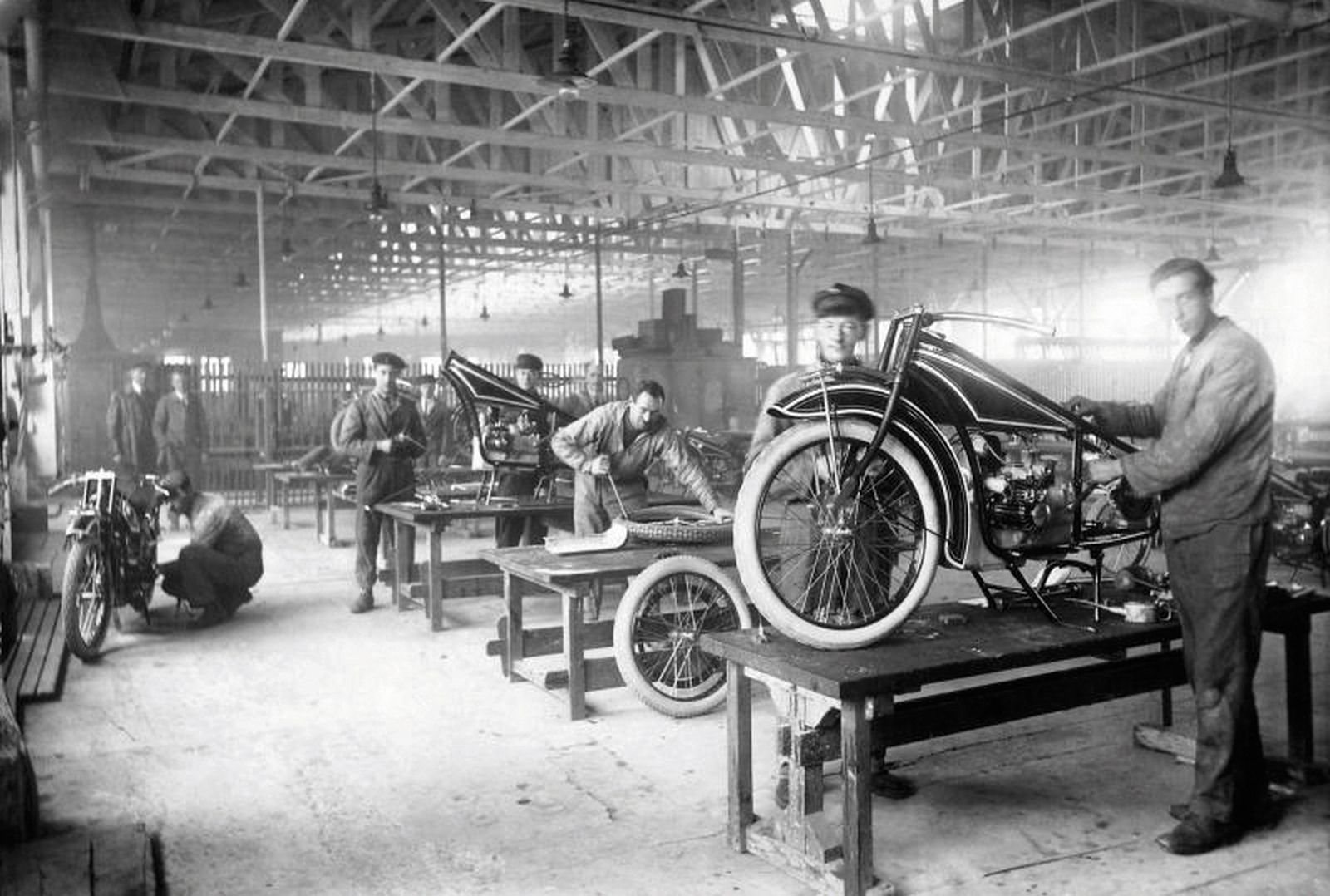 100 ANOS DA FÁBRICA DA BMW EM MUNICH: “ESTA FÁBRICA É A NOSSA ORIGEM. E NOSSO FUTURO”, foto 14
