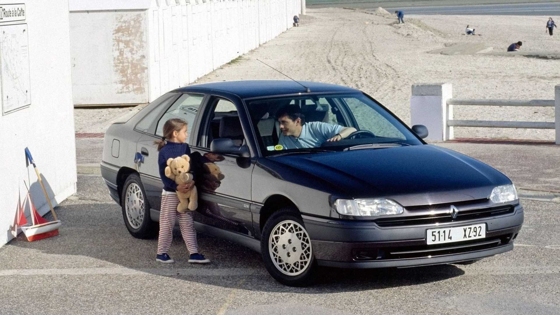 RENAULT SAFRANE: UM SEDAN QUE FOI O CARRO-CHEFE DA MARCA, foto 1