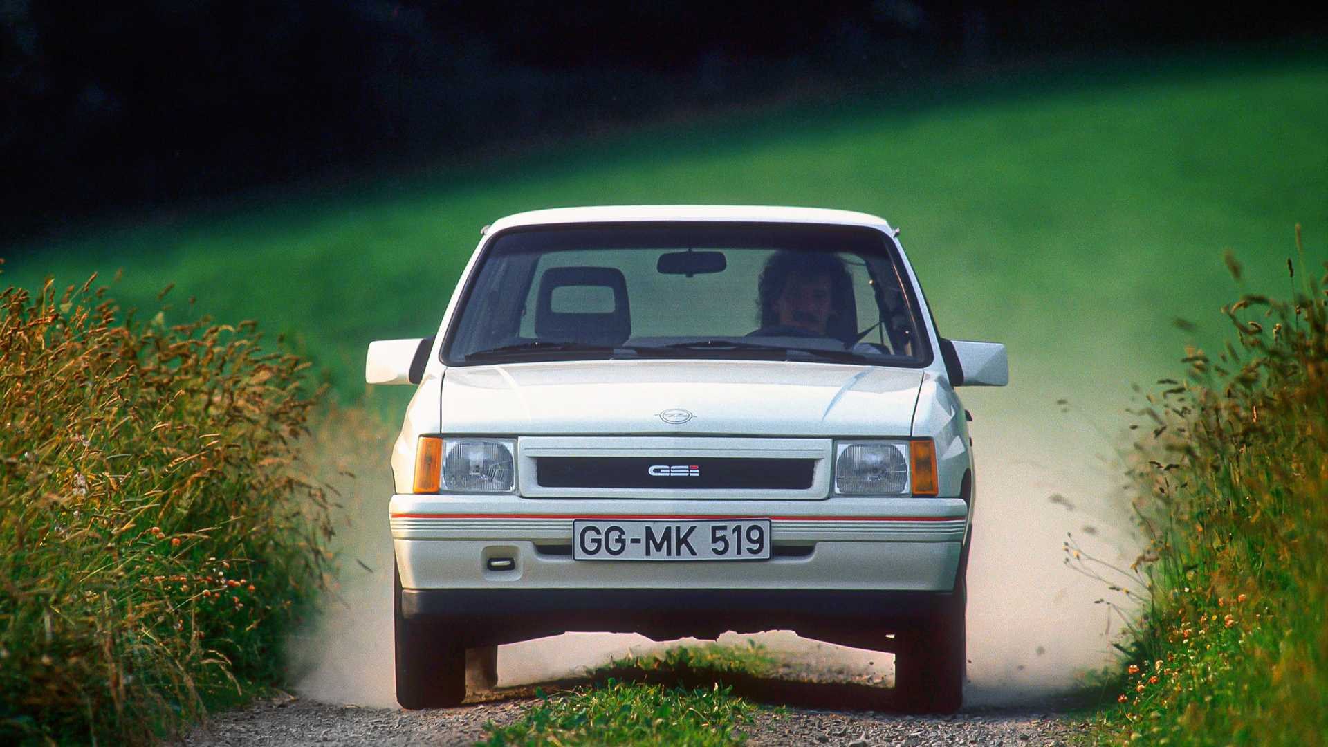 OPEL CORSA A: A GRANDE APOSTA DA MARCA DE RÜSSELSHEIM, foto 4