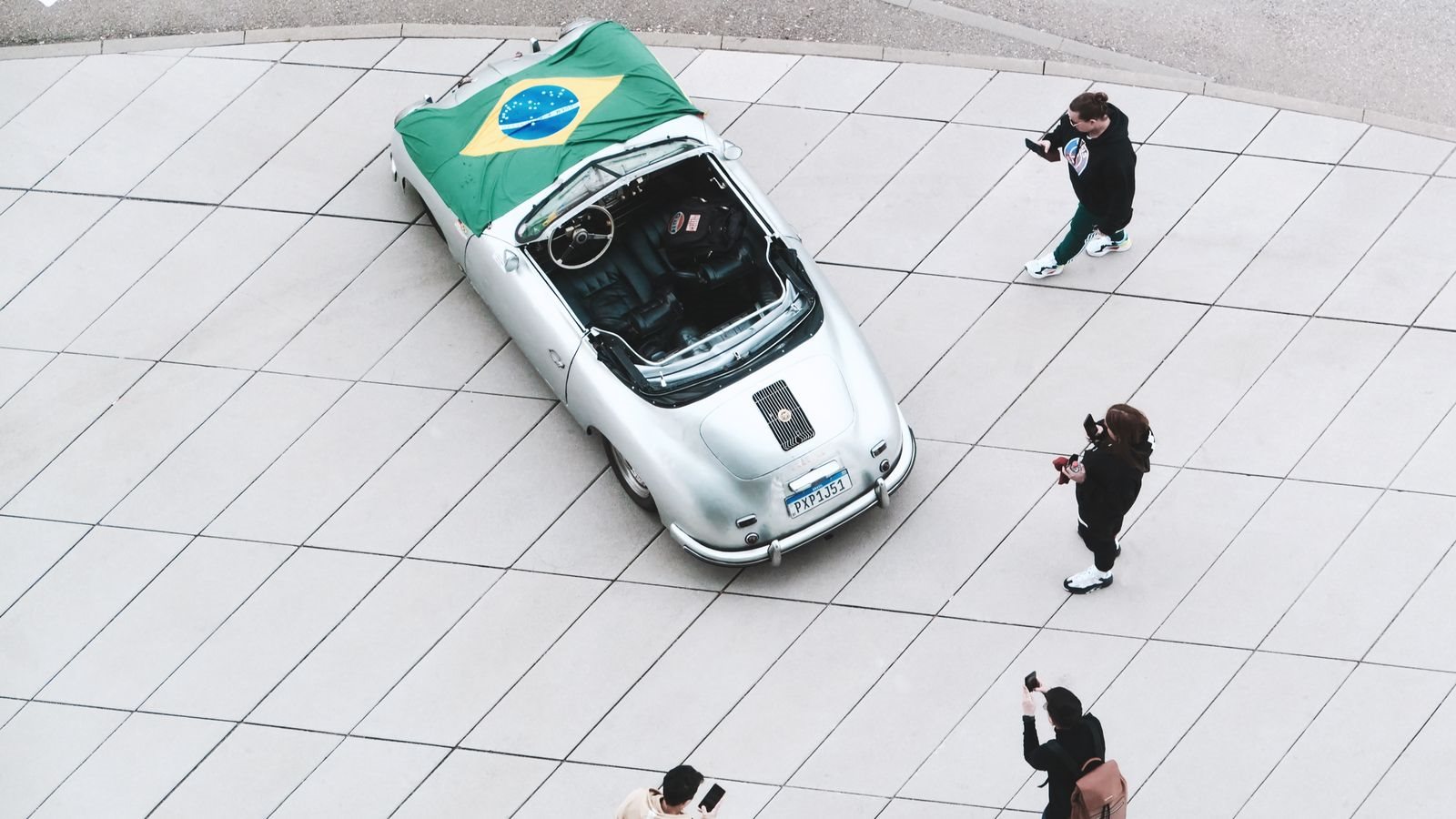 PORSCHE 356: O ‘VELHO ZUZA’ VOLTA PARA CASA, foto 1