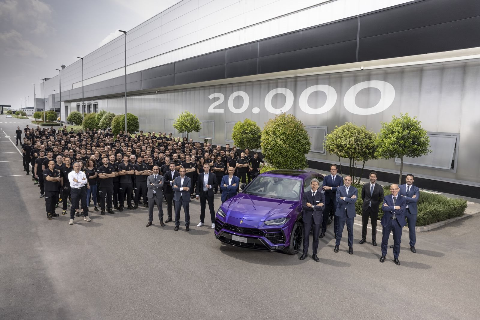 LAMBORGHINI URUS CELEBRA 20.000 EXEMPLARES VENDIDOS EM 4 ANOS, foto 1
