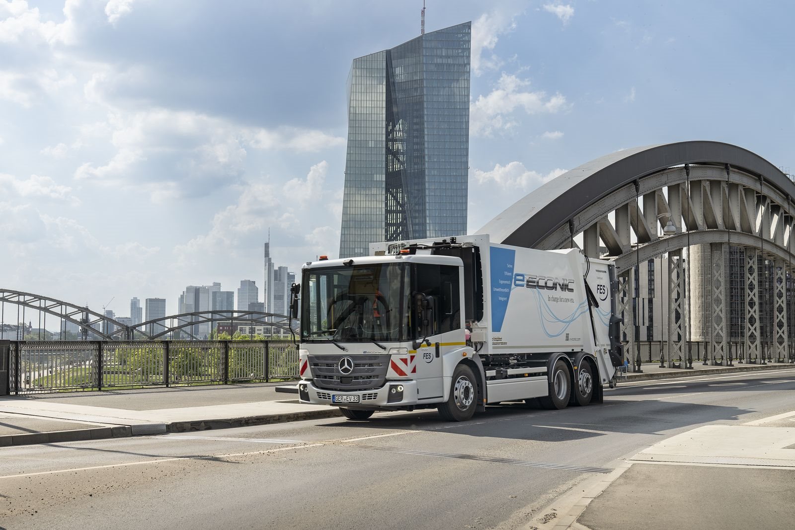 MERCEDES-BENZ TRUCKS CONTINUA A IMPULSIONAR A ELETRIFICAÇÃO - eACTROS LONG HAUL CHEGA ÀS ESTRADAS EM 2022, foto 1