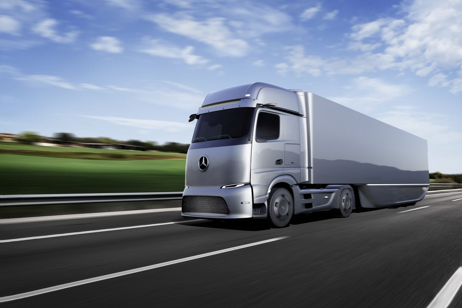 MERCEDES-BENZ TRUCKS CONTINUA A IMPULSIONAR A ELETRIFICAÇÃO - eACTROS LONG HAUL CHEGA ÀS ESTRADAS EM 2022, foto 2