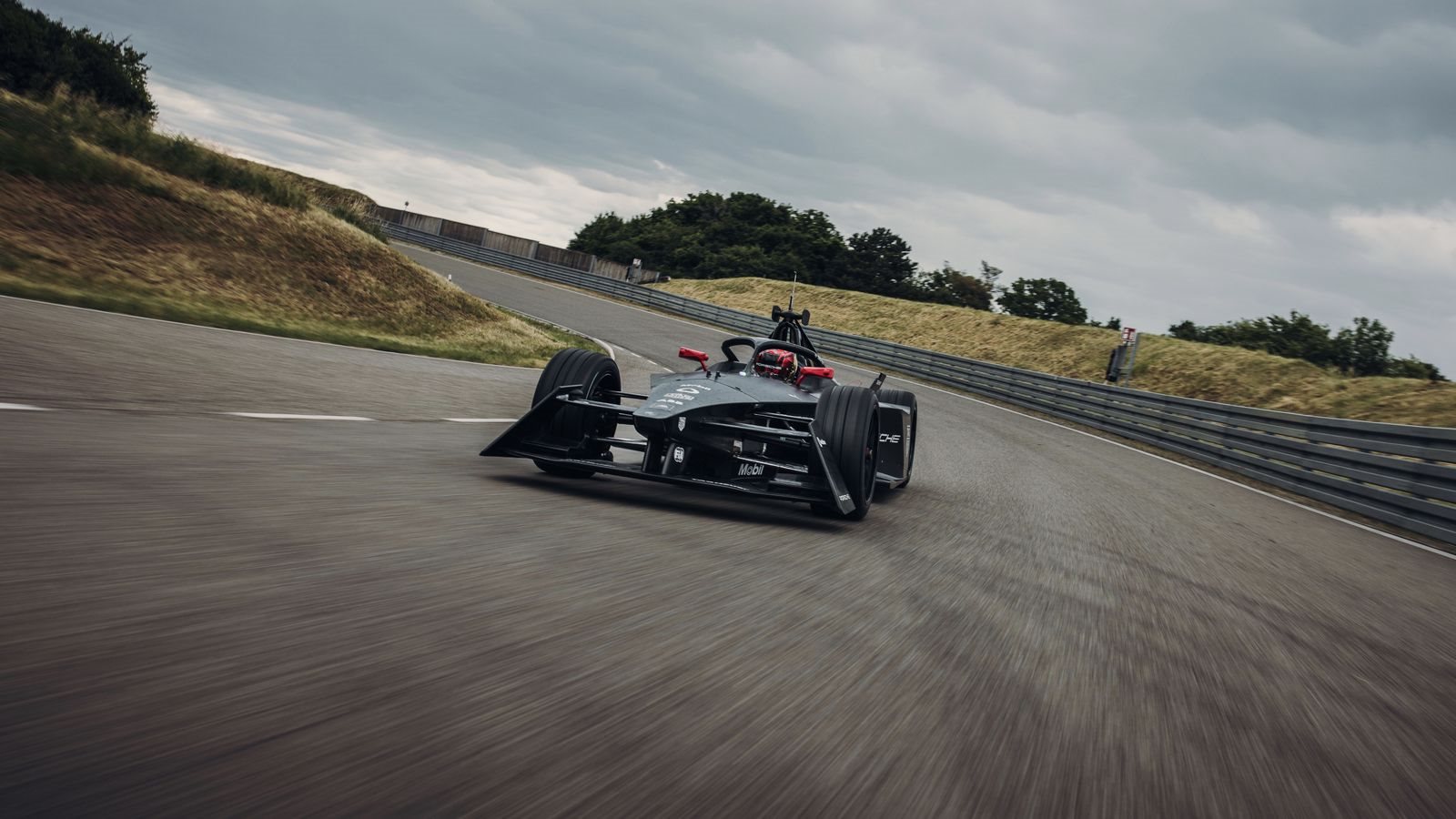 O NOVO MONOLUGAR ELÉTRICO GEN3 DA PORSCHE JÁ RODA EM CIRCUITO, foto 6