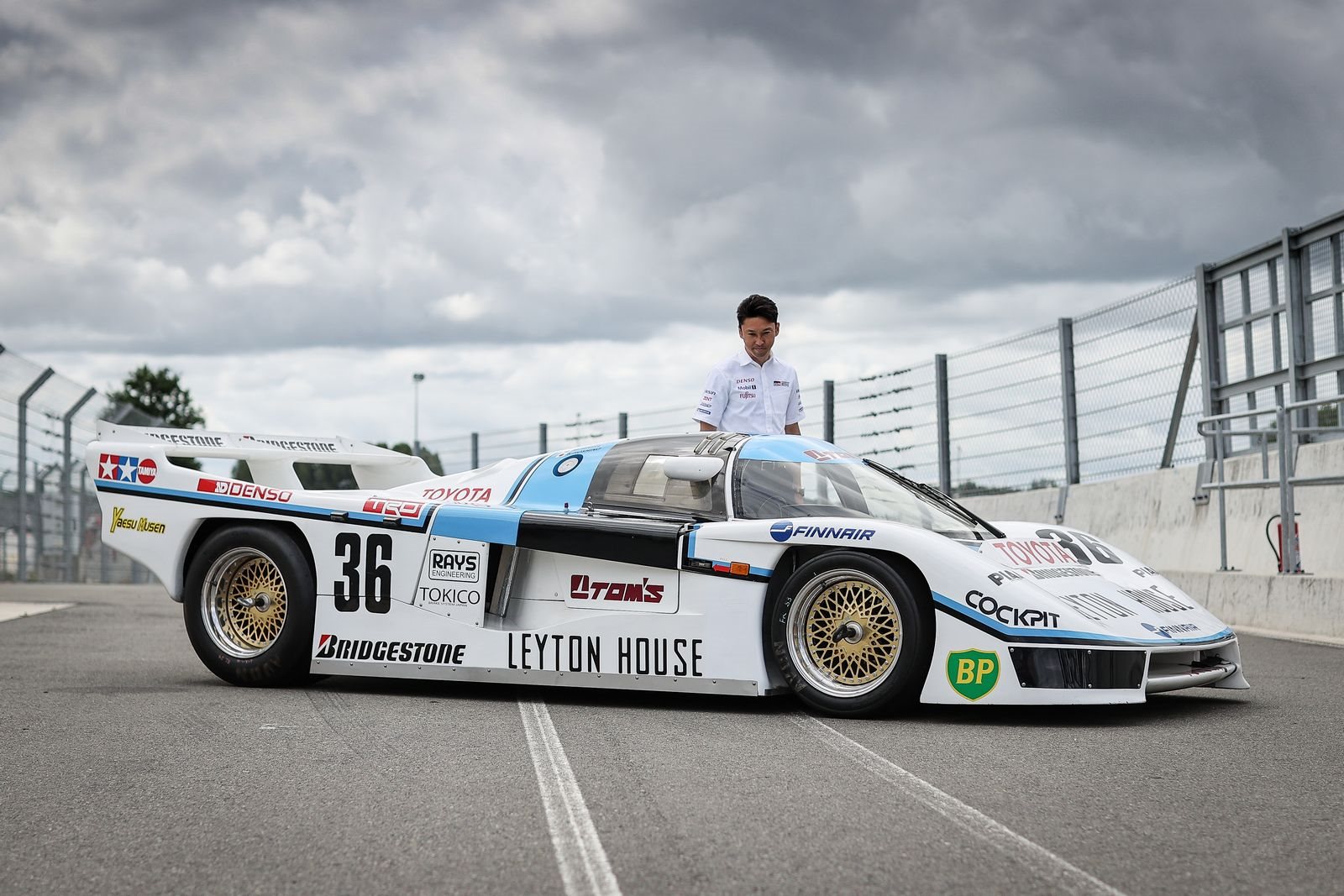 LE MANS CLASSIC: KAZUKI NAKAJIMA E O TOYOTA TOM’S 85C COM O QUAL SEU PAI PARTICIPOU NAS 24 HORAS DE LE MANS EM 1985, foto 1