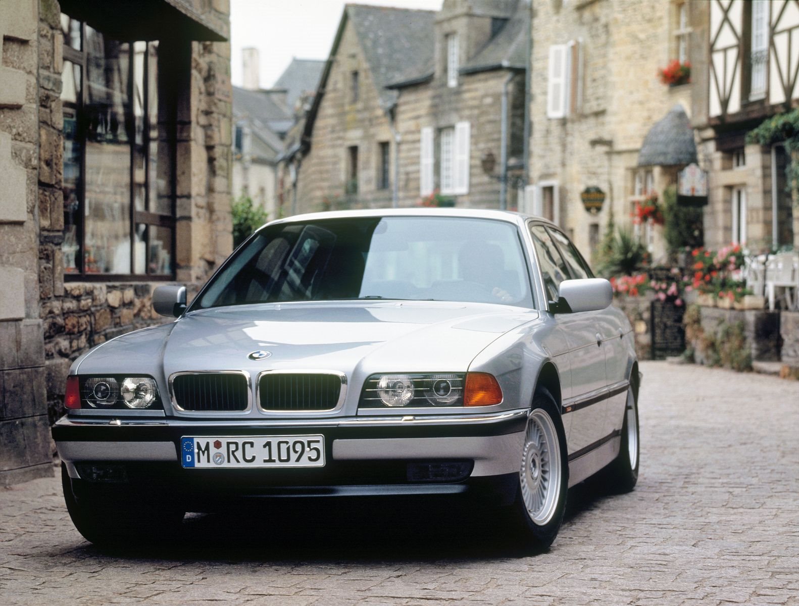 A HISTÓRIA DO BMW SÉRIE 7, foto 8