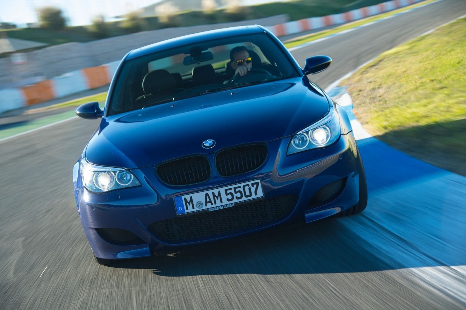 BMW M5 E60: O SEDAN COM CORAÇÃO DE FÓRMULA 1, foto 2
