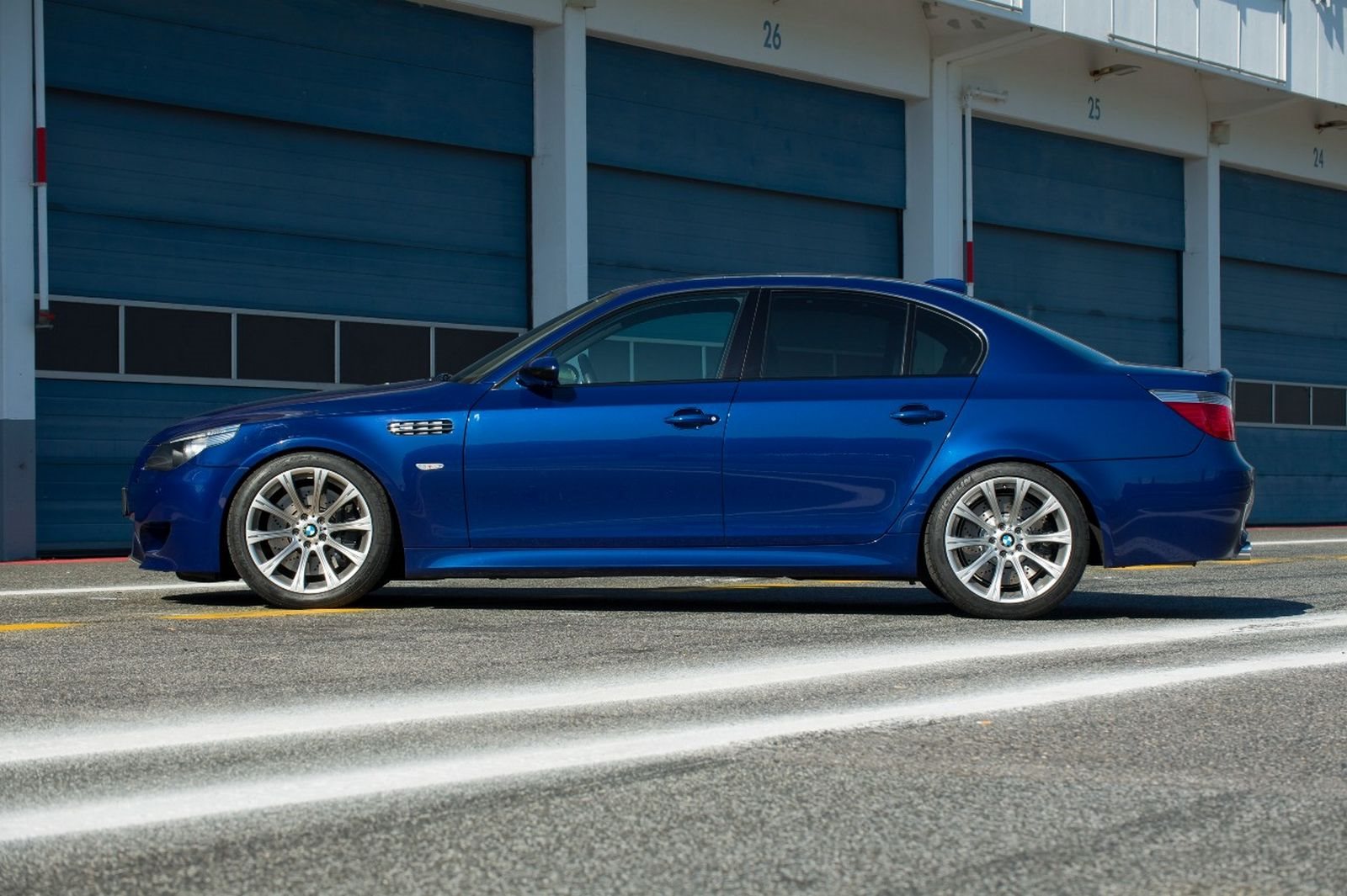 BMW M5 E60: O SEDAN COM CORAÇÃO DE FÓRMULA 1, foto 6