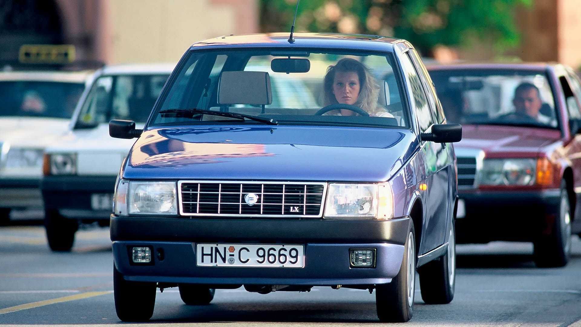 LANCIA Y10: UM PEQUENO UTILITÁRIO COM CERTO AR PREMIUM, foto 3