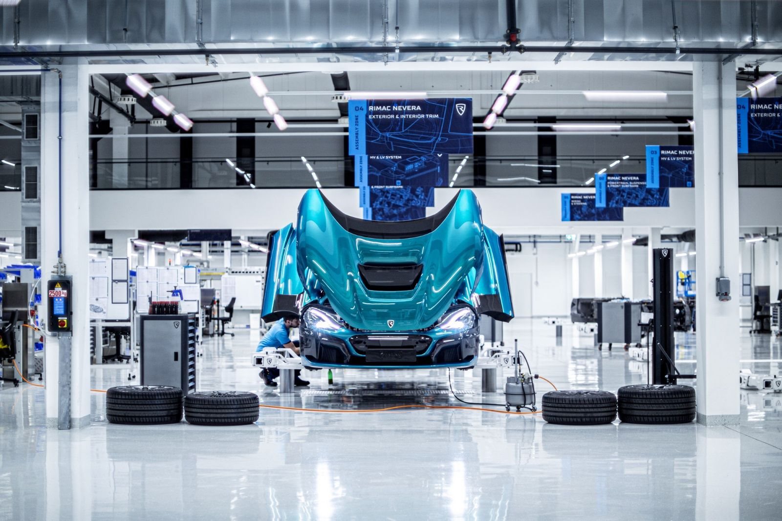 PRIMEIRO RIMAC NEVERA ESTÁ PRONTO PARA AS RUAS, foto 1