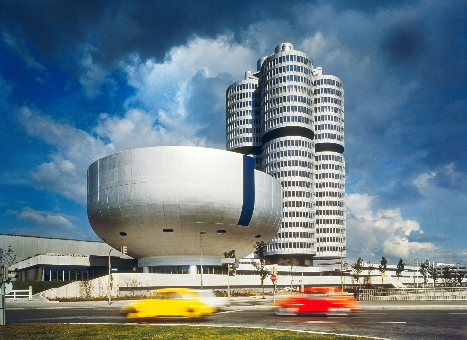 SEDE CENTRAL DA BMW, QUE FOI CONSTRUÍDA PARA DAR FORMA AO FUTURO, CELEBRA SEU 50° ANIVERSÁRIO, foto 37